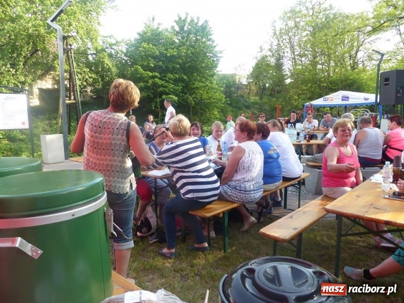 Zdjęcie w galerii na portalu naszraciborz.pl: W Krzanowicach przeszli 8 kilometrów z kijkami wiadomości z regionu