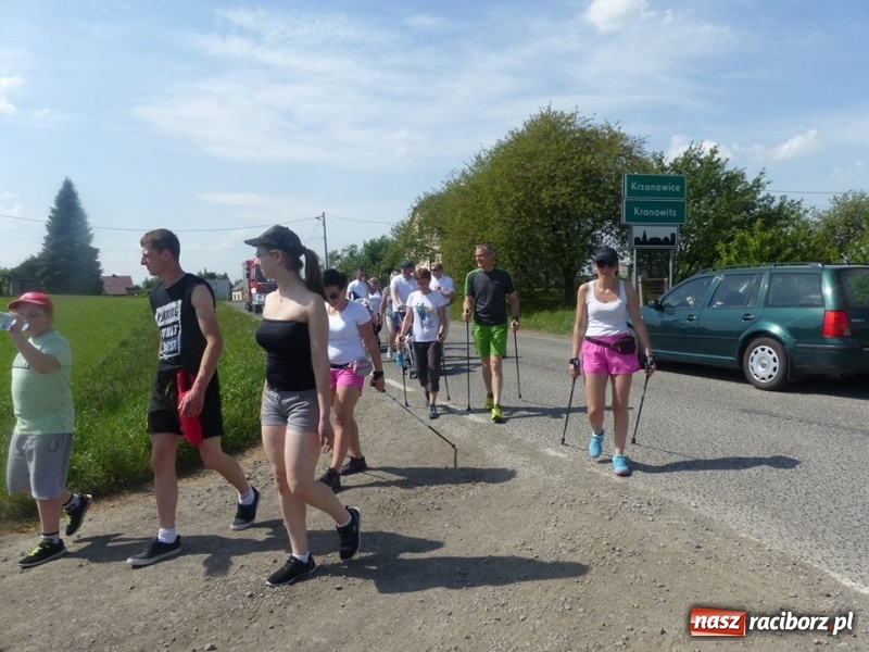 Zdjęcie w galerii na portalu naszraciborz.pl: W Krzanowicach przeszli 8 kilometrów z kijkami wiadomości z regionu