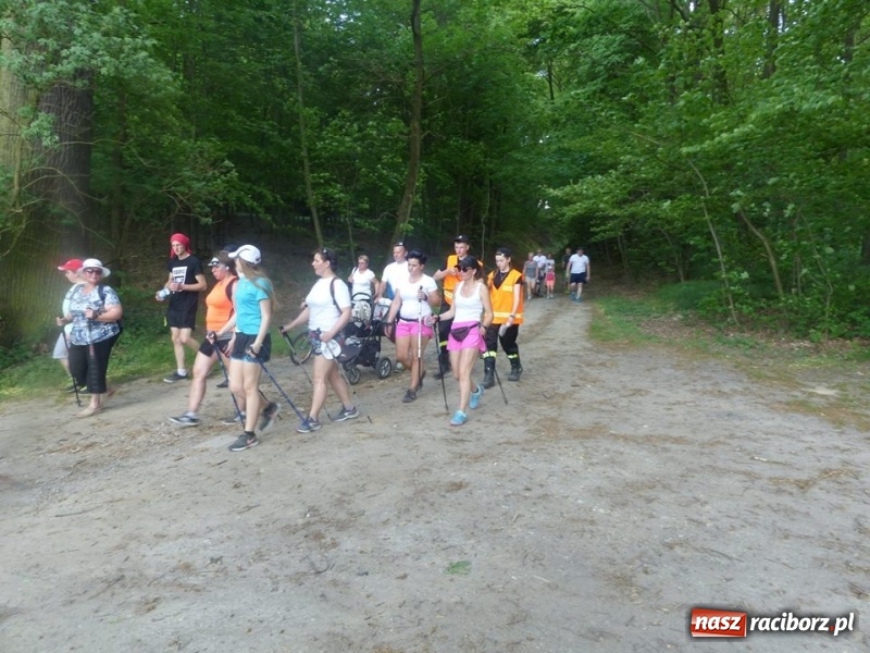 Zdjęcie w galerii na portalu naszraciborz.pl: W Krzanowicach przeszli 8 kilometrów z kijkami wiadomości z regionu