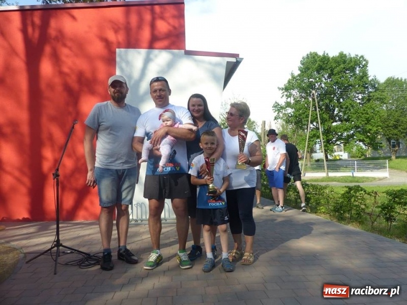 Zdjęcie w galerii na portalu naszraciborz.pl: W Krzanowicach przeszli 8 kilometrów z kijkami wiadomości z regionu