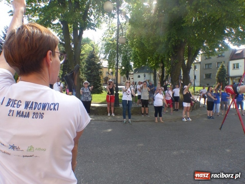 Zdjęcie w galerii na portalu naszraciborz.pl: W Krzanowicach przeszli 8 kilometrów z kijkami wiadomości z regionu