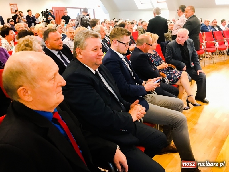 Zdjęcie w galerii na portalu naszraciborz.pl: Wicepremier Beata Szydło zapełniła raciborski zamek. Na sali zabrakło wolnych miejsc wiadomości z regionu