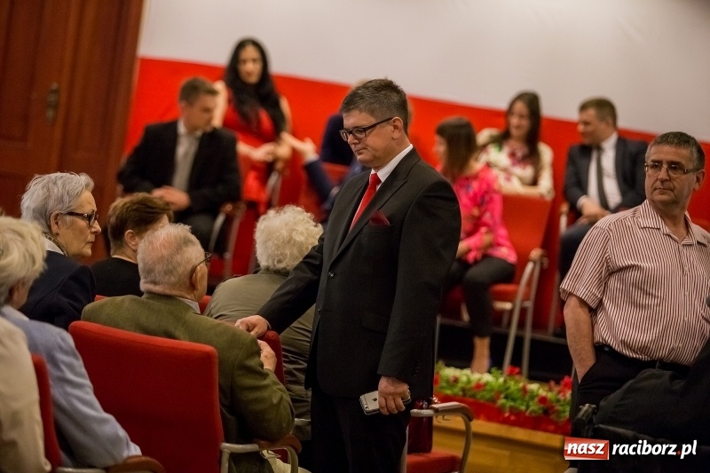 Zdjęcie w galerii na portalu naszraciborz.pl: Polska jest jedna, Polska jest nasza! Wicepremier Beata Szydło zebrała gromkie brawa na Zamku Piastowskim w Raciborzu wiadomości z regionu