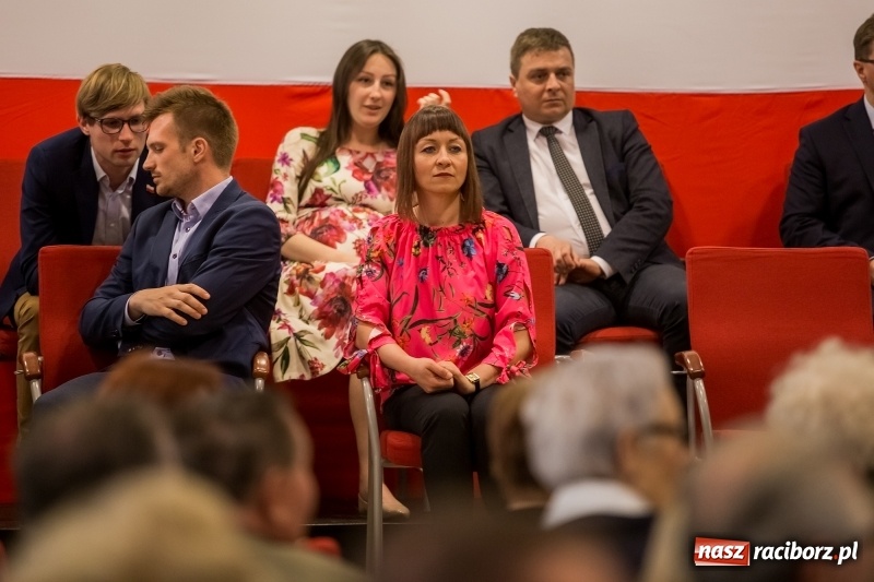 Zdjęcie w galerii na portalu naszraciborz.pl: Polska jest jedna, Polska jest nasza! Wicepremier Beata Szydło zebrała gromkie brawa na Zamku Piastowskim w Raciborzu wiadomości z regionu