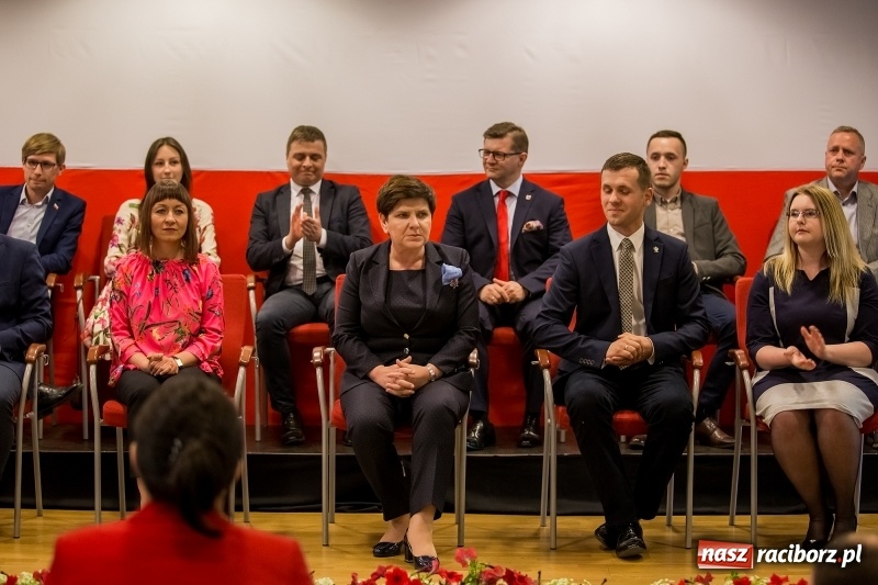 Zdjęcie w galerii na portalu naszraciborz.pl: Polska jest jedna, Polska jest nasza! Wicepremier Beata Szydło zebrała gromkie brawa na Zamku Piastowskim w Raciborzu wiadomości z regionu