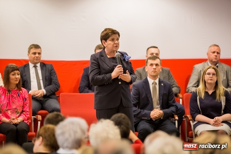 Zdjęcie w galerii na portalu naszraciborz.pl: Polska jest jedna, Polska jest nasza! Wicepremier Beata Szydło zebrała gromkie brawa na Zamku Piastowskim w Raciborzu wiadomości z regionu