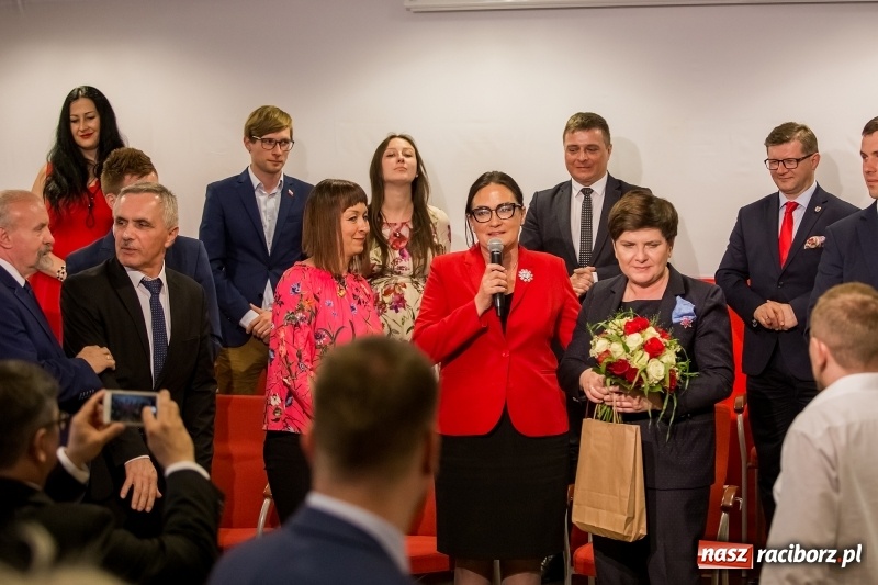 Zdjęcie w galerii na portalu naszraciborz.pl: Polska jest jedna, Polska jest nasza! Wicepremier Beata Szydło zebrała gromkie brawa na Zamku Piastowskim w Raciborzu wiadomości z regionu