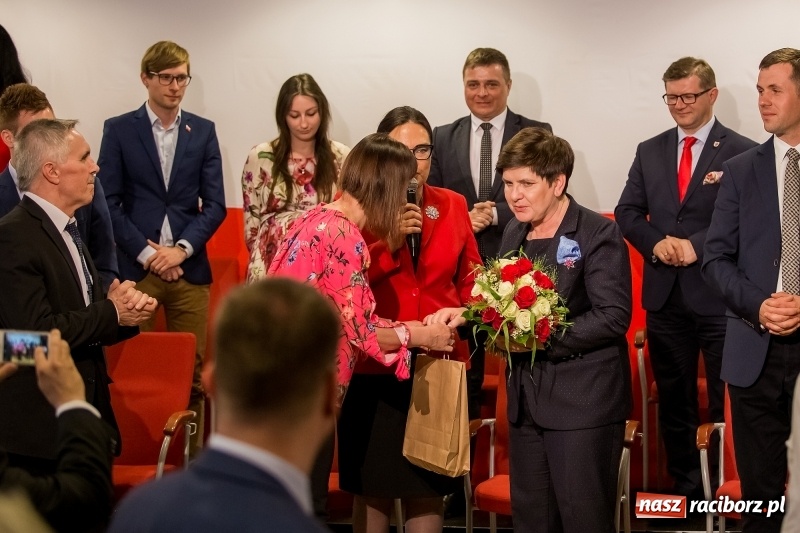 Zdjęcie w galerii na portalu naszraciborz.pl: Polska jest jedna, Polska jest nasza! Wicepremier Beata Szydło zebrała gromkie brawa na Zamku Piastowskim w Raciborzu wiadomości z regionu