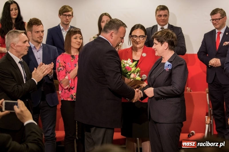 Zdjęcie w galerii na portalu naszraciborz.pl: Polska jest jedna, Polska jest nasza! Wicepremier Beata Szydło zebrała gromkie brawa na Zamku Piastowskim w Raciborzu wiadomości z regionu