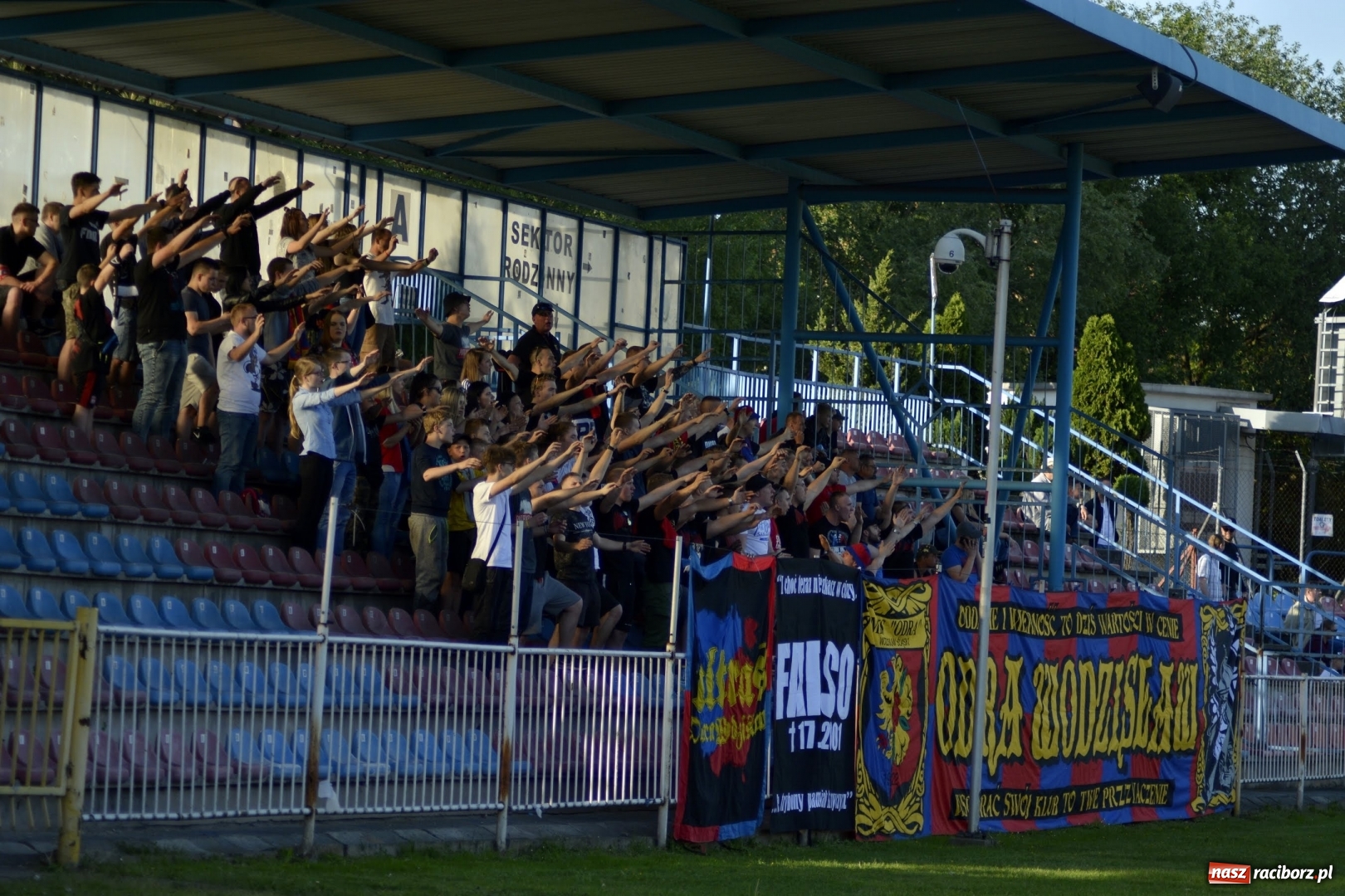 Zdjęcie w galerii na portalu naszraciborz.pl: Odra-Borucin: Podział punktów przy Bogumińskiej wiadomości z regionu
