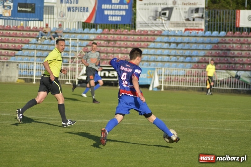 Zdjęcie w galerii na portalu naszraciborz.pl: Odra-Borucin: Podział punktów przy Bogumińskiej wiadomości z regionu