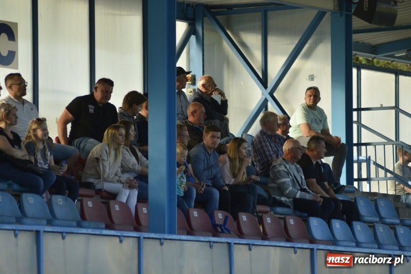 Zdjęcie w galerii na portalu naszraciborz.pl: Odra-Borucin: Podział punktów przy Bogumińskiej wiadomości z regionu