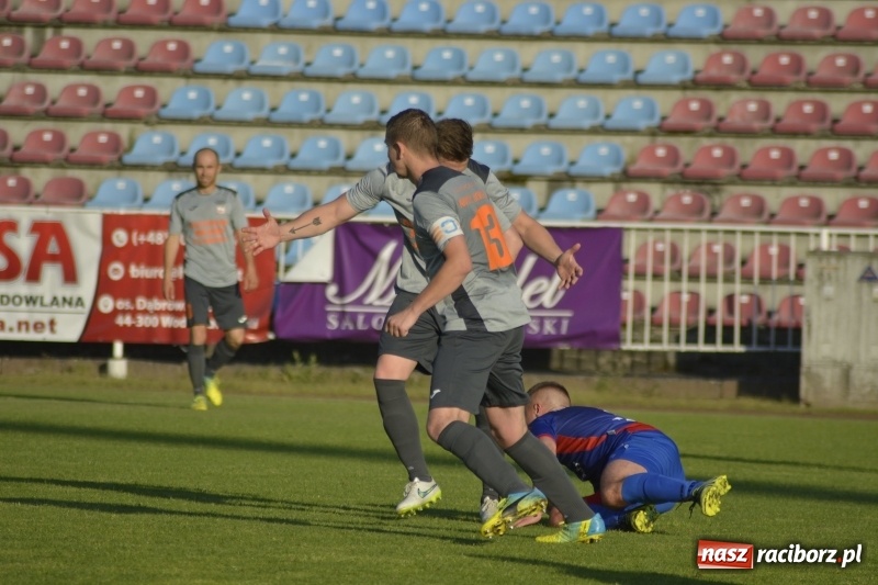 Zdjęcie w galerii na portalu naszraciborz.pl: Odra-Borucin: Podział punktów przy Bogumińskiej wiadomości z regionu