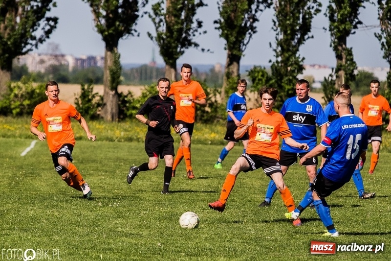Zdjęcie w galerii na portalu naszraciborz.pl: Pewne zwycięstwo Cyprzanowa w starciu z Wojnowicami wiadomości z regionu