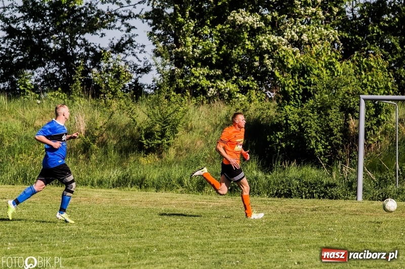 Zdjęcie w galerii na portalu naszraciborz.pl: Pewne zwycięstwo Cyprzanowa w starciu z Wojnowicami wiadomości z regionu