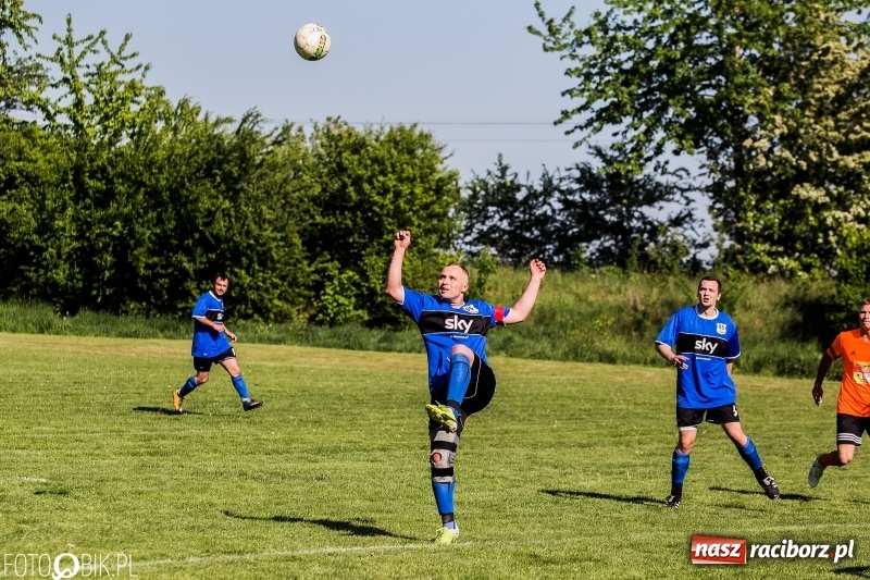 Zdjęcie w galerii na portalu naszraciborz.pl: Pewne zwycięstwo Cyprzanowa w starciu z Wojnowicami wiadomości z regionu