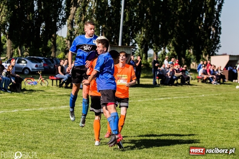 Zdjęcie w galerii na portalu naszraciborz.pl: Pewne zwycięstwo Cyprzanowa w starciu z Wojnowicami wiadomości z regionu