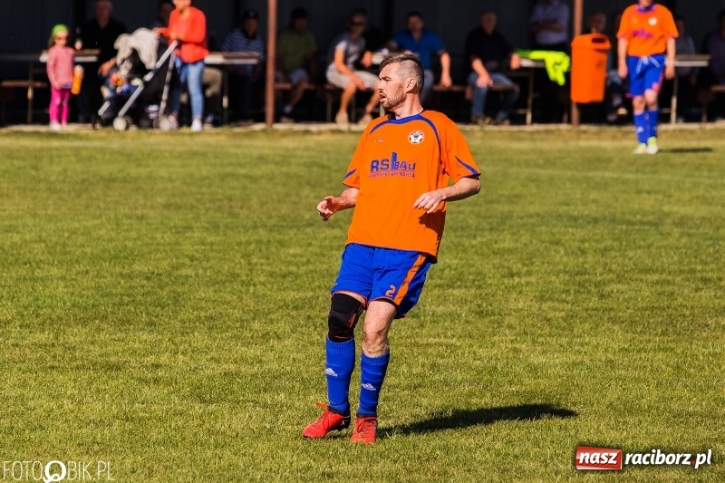 Zdjęcie w galerii na portalu naszraciborz.pl: C klasa: Miłe złego początki. Zmiana w fotelu lidera wiadomości z regionu