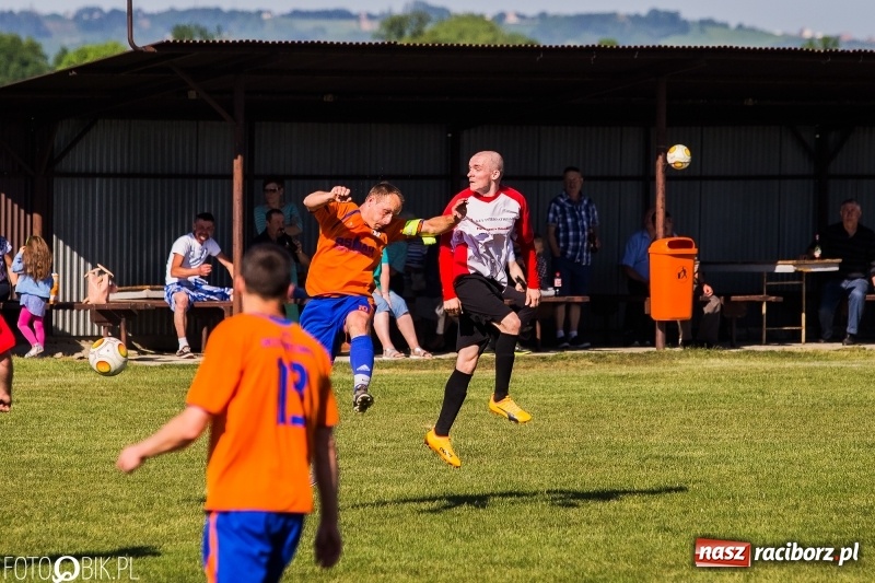 Zdjęcie w galerii na portalu naszraciborz.pl: C klasa: Miłe złego początki. Zmiana w fotelu lidera wiadomości z regionu