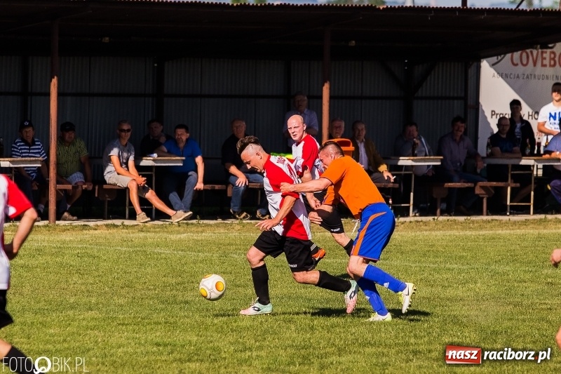 Zdjęcie w galerii na portalu naszraciborz.pl: C klasa: Miłe złego początki. Zmiana w fotelu lidera wiadomości z regionu