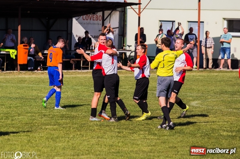 Zdjęcie w galerii na portalu naszraciborz.pl: C klasa: Miłe złego początki. Zmiana w fotelu lidera wiadomości z regionu