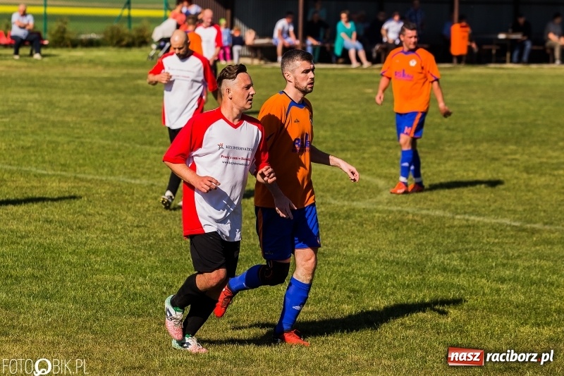 Zdjęcie w galerii na portalu naszraciborz.pl: C klasa: Miłe złego początki. Zmiana w fotelu lidera wiadomości z regionu