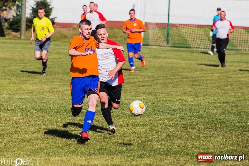 Zdjęcie w galerii na portalu naszraciborz.pl: C klasa: Miłe złego początki. Zmiana w fotelu lidera wiadomości z regionu