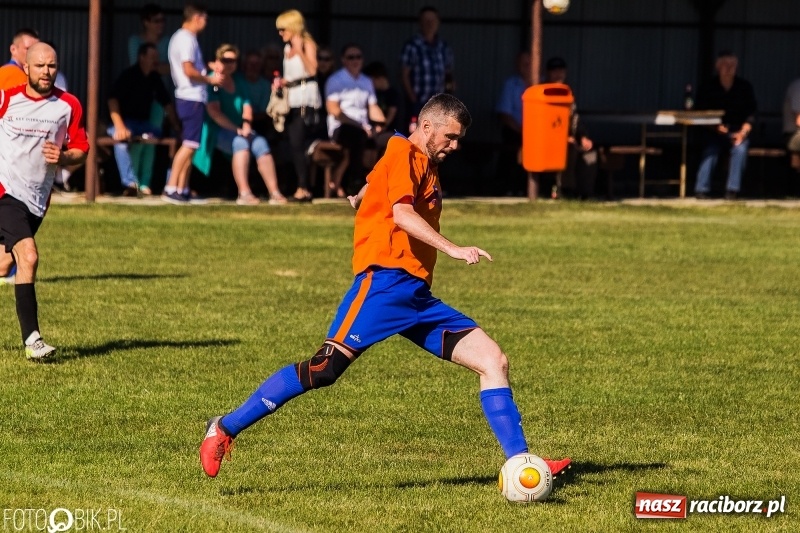 Zdjęcie w galerii na portalu naszraciborz.pl: C klasa: Miłe złego początki. Zmiana w fotelu lidera wiadomości z regionu