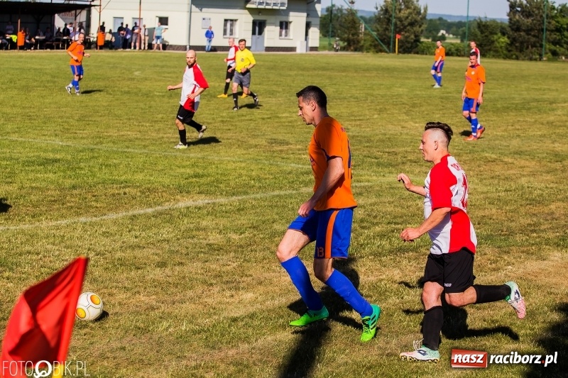 Zdjęcie w galerii na portalu naszraciborz.pl: C klasa: Miłe złego początki. Zmiana w fotelu lidera wiadomości z regionu