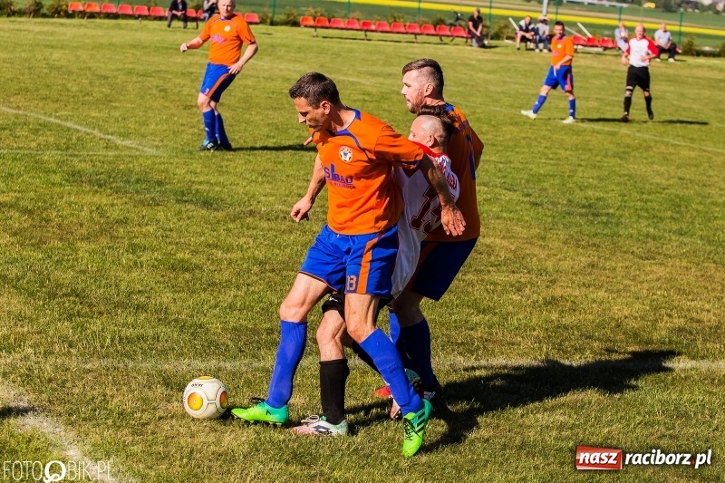 Zdjęcie w galerii na portalu naszraciborz.pl: C klasa: Miłe złego początki. Zmiana w fotelu lidera wiadomości z regionu