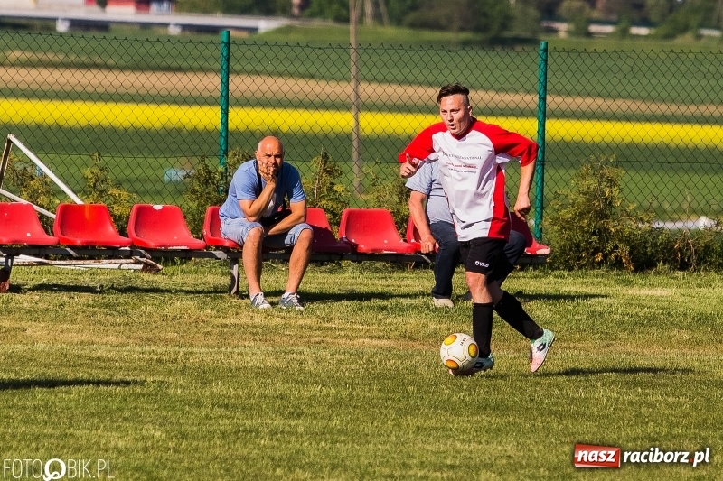 Zdjęcie w galerii na portalu naszraciborz.pl: C klasa: Miłe złego początki. Zmiana w fotelu lidera wiadomości z regionu