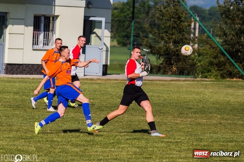 Zdjęcie w galerii na portalu naszraciborz.pl: C klasa: Miłe złego początki. Zmiana w fotelu lidera wiadomości z regionu