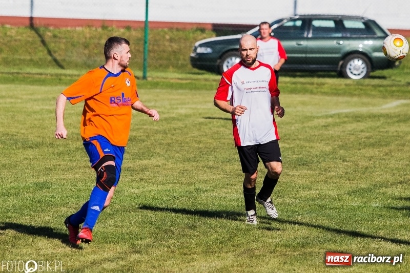 Zdjęcie w galerii na portalu naszraciborz.pl: C klasa: Miłe złego początki. Zmiana w fotelu lidera wiadomości z regionu