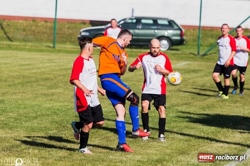 Zdjęcie w galerii na portalu naszraciborz.pl: C klasa: Miłe złego początki. Zmiana w fotelu lidera wiadomości z regionu