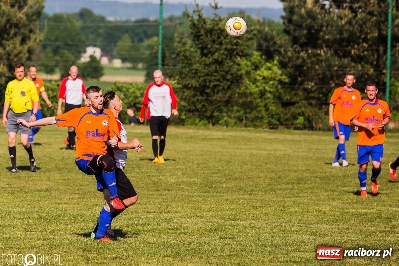 Zdjęcie w galerii na portalu naszraciborz.pl: C klasa: Miłe złego początki. Zmiana w fotelu lidera wiadomości z regionu
