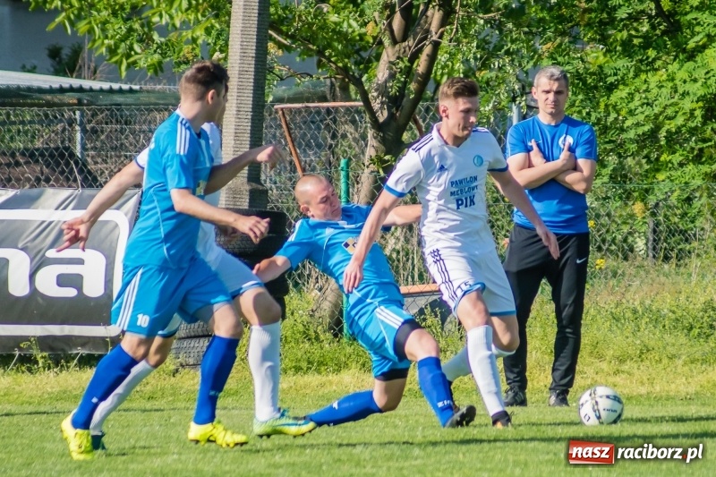 Zdjęcie w galerii na portalu naszraciborz.pl: Klasa okręgowa. Choć bardzo się starali, murów Fortecy nie sforsowali wiadomości z regionu