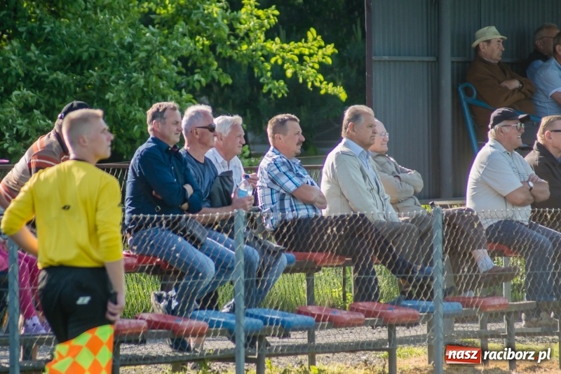 Zdjęcie w galerii na portalu naszraciborz.pl: Klasa okręgowa. Choć bardzo się starali, murów Fortecy nie sforsowali wiadomości z regionu