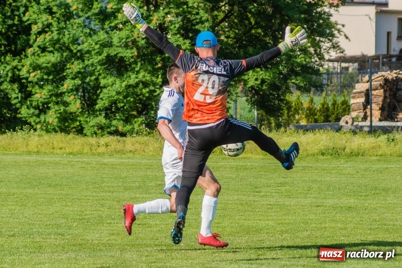 Zdjęcie w galerii na portalu naszraciborz.pl: Klasa okręgowa. Choć bardzo się starali, murów Fortecy nie sforsowali wiadomości z regionu