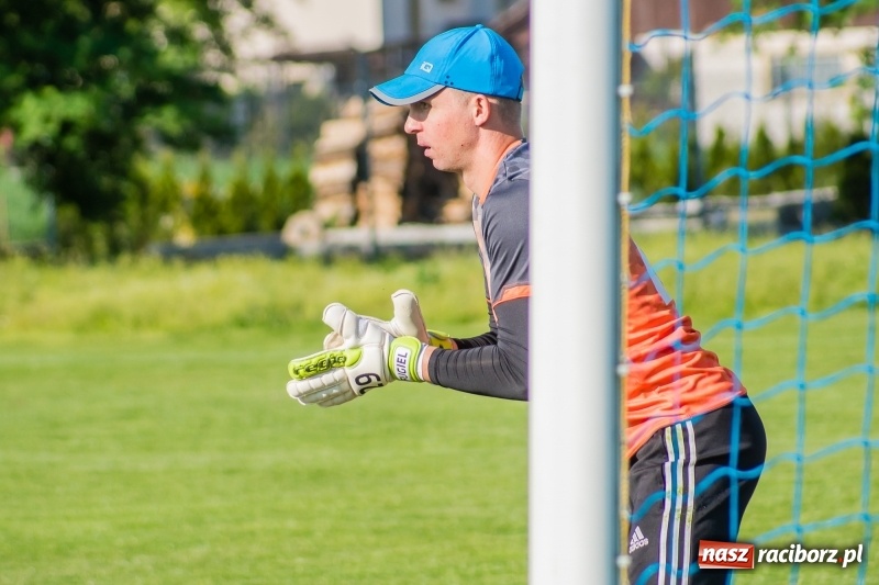 Zdjęcie w galerii na portalu naszraciborz.pl: Klasa okręgowa. Choć bardzo się starali, murów Fortecy nie sforsowali wiadomości z regionu