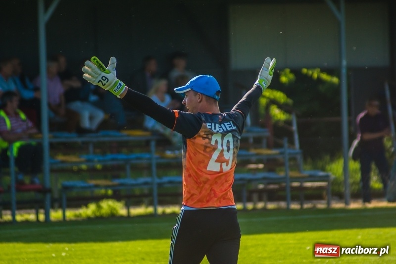 Zdjęcie w galerii na portalu naszraciborz.pl: Klasa okręgowa. Choć bardzo się starali, murów Fortecy nie sforsowali wiadomości z regionu