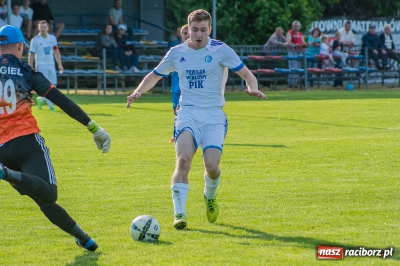 Zdjęcie w galerii na portalu naszraciborz.pl: Klasa okręgowa. Choć bardzo się starali, murów Fortecy nie sforsowali wiadomości z regionu