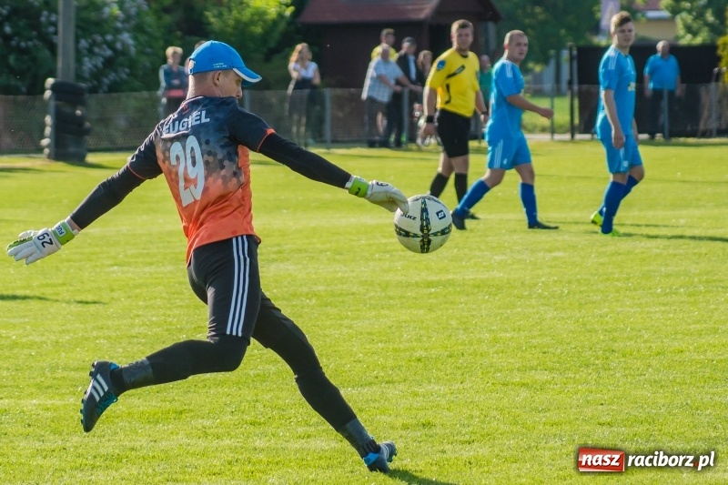 Zdjęcie w galerii na portalu naszraciborz.pl: Klasa okręgowa. Choć bardzo się starali, murów Fortecy nie sforsowali wiadomości z regionu
