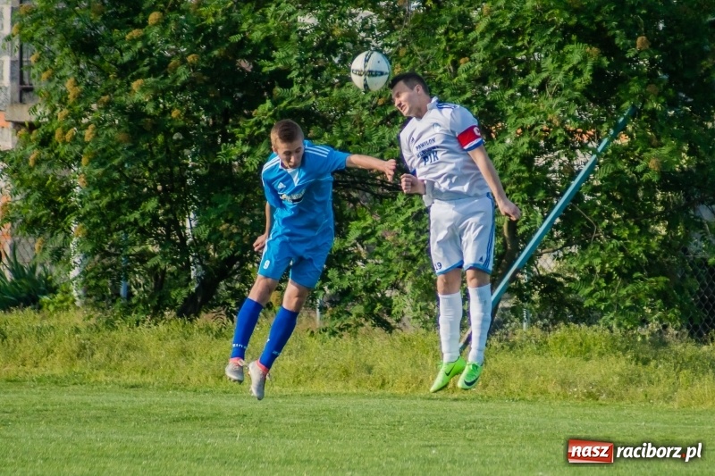 Zdjęcie w galerii na portalu naszraciborz.pl: Klasa okręgowa. Choć bardzo się starali, murów Fortecy nie sforsowali wiadomości z regionu