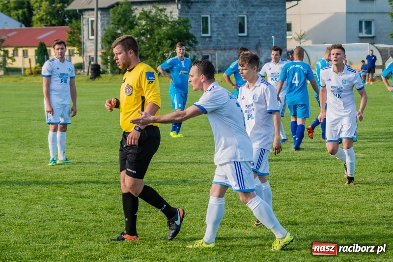 Zdjęcie w galerii na portalu naszraciborz.pl: Klasa okręgowa. Choć bardzo się starali, murów Fortecy nie sforsowali wiadomości z regionu
