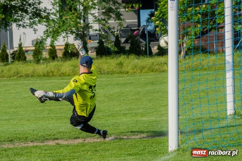 Zdjęcie w galerii na portalu naszraciborz.pl: Klasa okręgowa. Choć bardzo się starali, murów Fortecy nie sforsowali wiadomości z regionu
