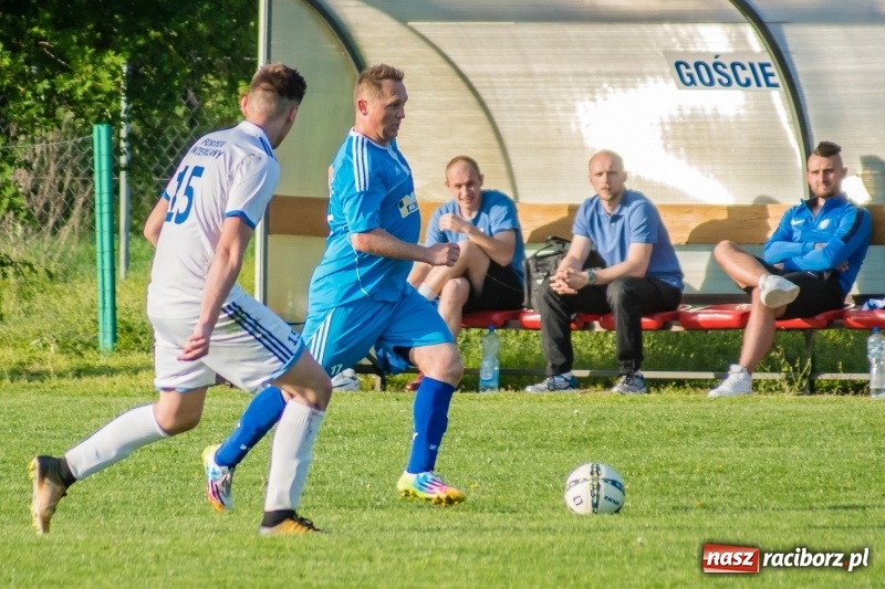 Zdjęcie w galerii na portalu naszraciborz.pl: Klasa okręgowa. Choć bardzo się starali, murów Fortecy nie sforsowali wiadomości z regionu