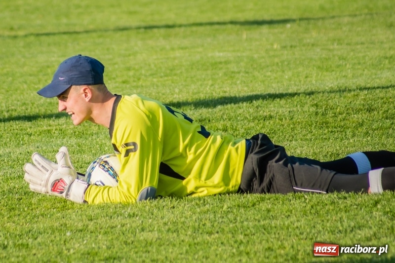 Zdjęcie w galerii na portalu naszraciborz.pl: Klasa okręgowa. Choć bardzo się starali, murów Fortecy nie sforsowali wiadomości z regionu