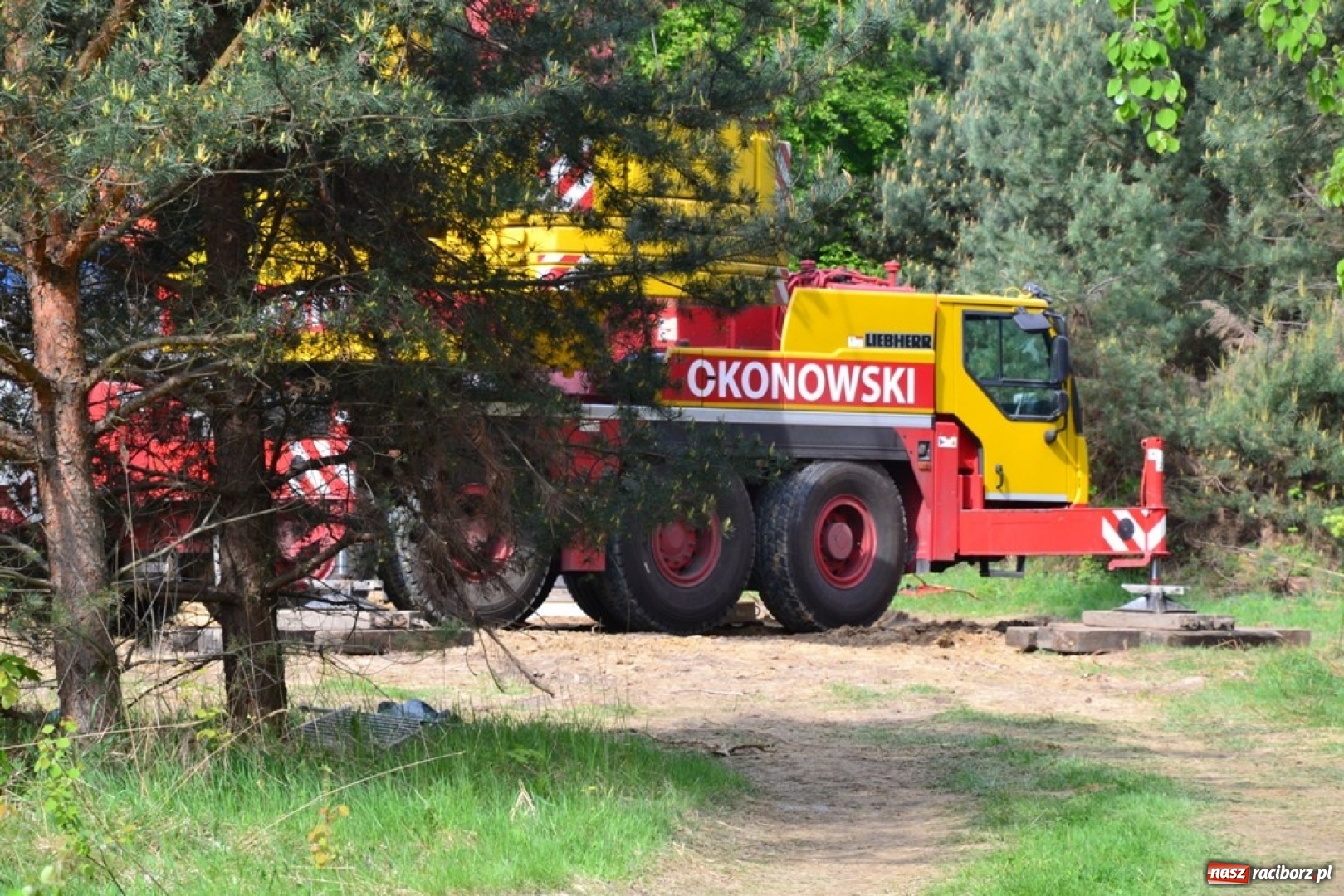 Zdjęcie w galerii na portalu naszraciborz.pl: Stacja bazowa GSM w Jankowicach już niebawem zacznie działać wiadomości z regionu