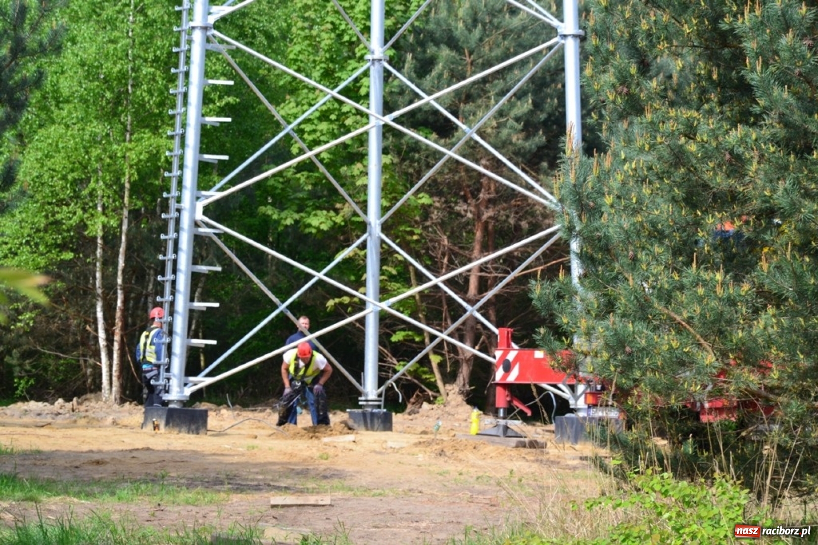 Zdjęcie w galerii na portalu naszraciborz.pl: Stacja bazowa GSM w Jankowicach już niebawem zacznie działać wiadomości z regionu