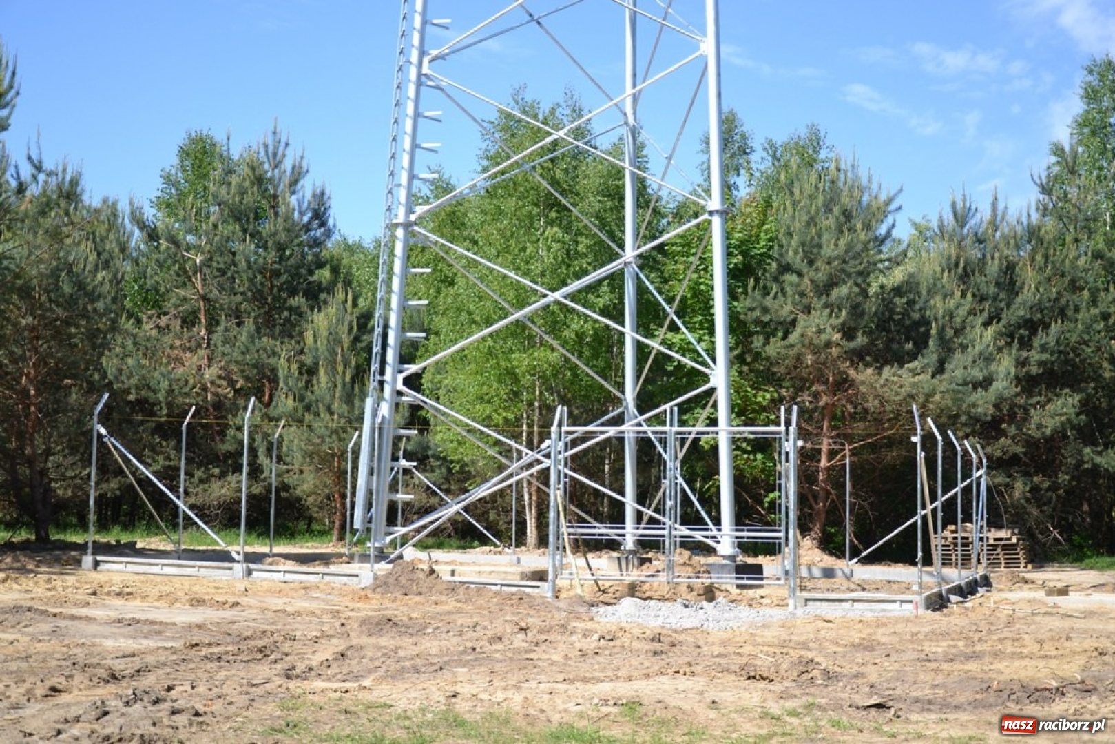 Zdjęcie w galerii na portalu naszraciborz.pl: Stacja bazowa GSM w Jankowicach już niebawem zacznie działać wiadomości z regionu
